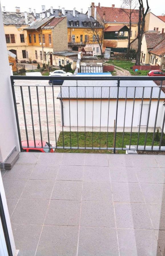 Centrum Apartman With Free Parking Gyor Exterior photo
